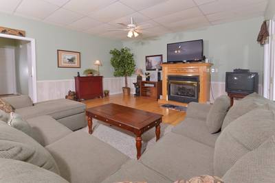 Tennessee Vacation Cabin Rental Gameroom