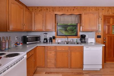 Lakeview fully furnished kitchen