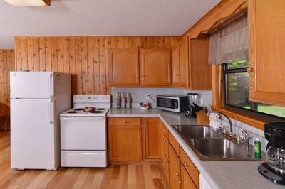 Lakeview fully furnished kitchen