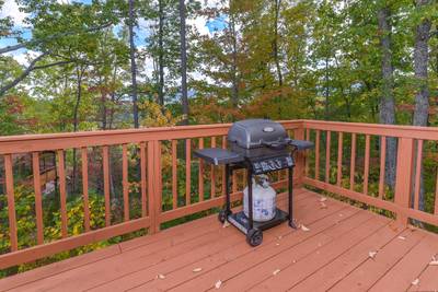Serenity Ridge back deck with gas grill